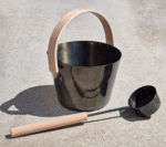 Ceber 5L i chochla do sauny z lakierowanego metalu SAUNIA - obrazek 3